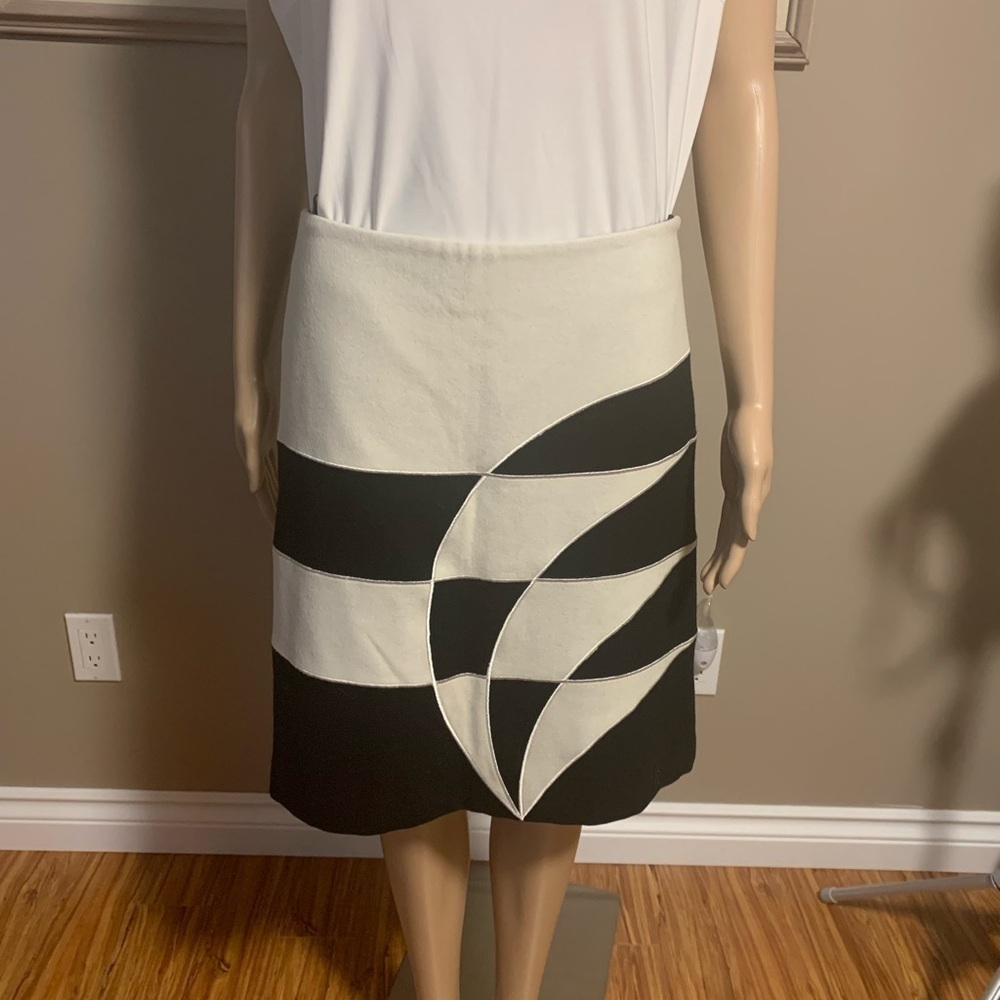 TOPSHOP SKIRT,cream/black size 10